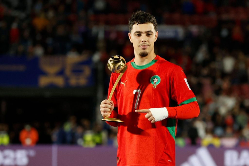 عثمان معما يتوّج بجائزة أفضل لاعب شاب في إفريقيا لعام 2025