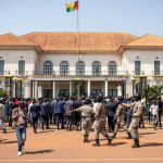 انقلاب عسكري في غينيا بيساو: اعتقال الرئيس وتعليق الانتخابات