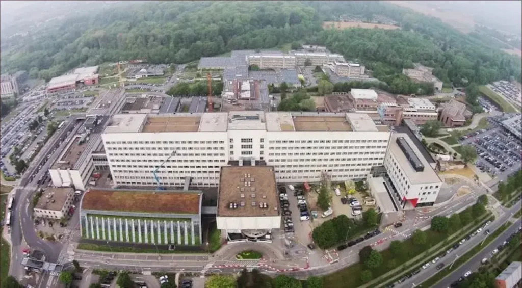 بروكسيل.. مستشفى يطرد مريضة من أصل مغربي تنزف بعد رفضها الحديث بالفلامانية