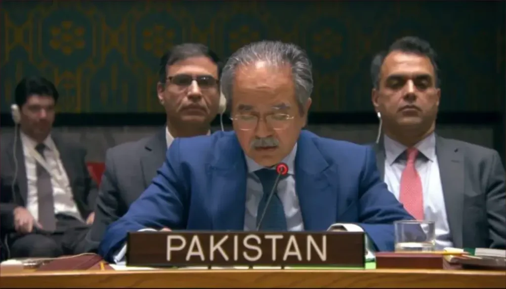 المغاربة يستنكرون موقف باكستان المفاجئ ويعلنون تشبثهم بمغربية الصحراء المغاربة يستنكرون موقف باكستان المفاجئ ويعلنون تشبثهم بمغربية الصحراء