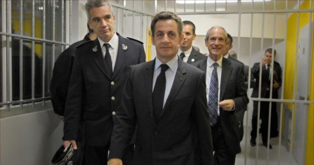 ساركوزي يصدر "يوميات سجين" بعد تجربة قصيرة في السجن