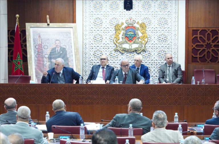 لجنة برلمانية تصادق على تعديلات قانون الأحزاب واللوائح الانتخابية