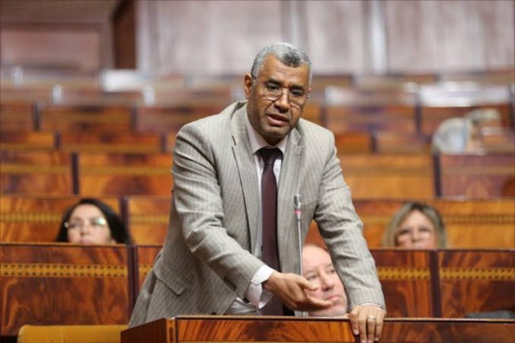 بوانو يسخر من طول جلسة برلمانية ويطالب بالغداء