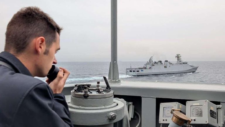 المغرب وإسبانيا يجريان تدريبات عسكرية مشتركة في مضيق جبل طارق